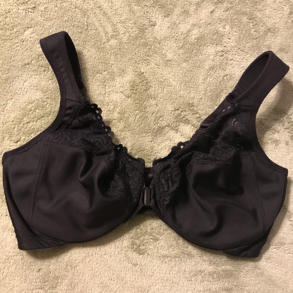 Glamorise NWOTs. Black front closure bra. 38D.